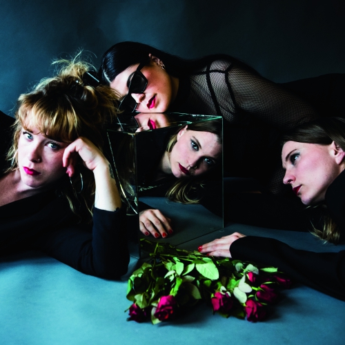 24/7 Diva Heaven - Gift - LP (Erstauflage rotes Vinyl, plus signiertes Foto, Gatefold Cover, bedruckte Innenhülle w/ Lyrics)