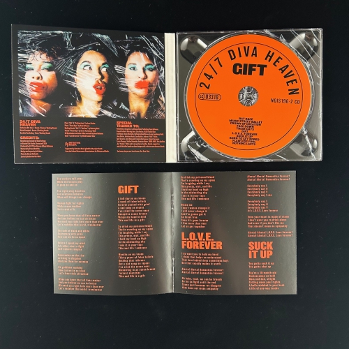 24/7 Diva Heaven - Gift - CD (4 seitiges Digipack, 8-seitiges Booklet mit Lyrics)